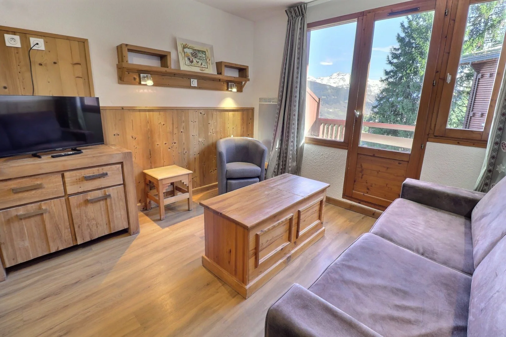 LGB930 / Dos piezas / La Tania / Centre - La Tania